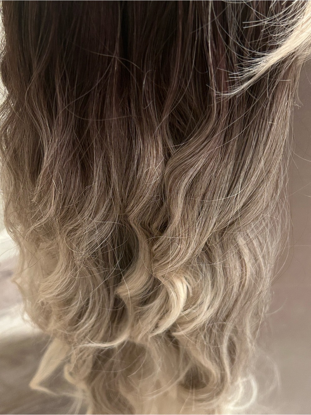 Long Wavy Ombre Blonde Wig – Dark Root / Ash Blonde – New, Never Worn - Picture 2 of 8